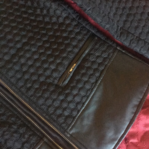 COPY - Jacket - Picture 2 of 4